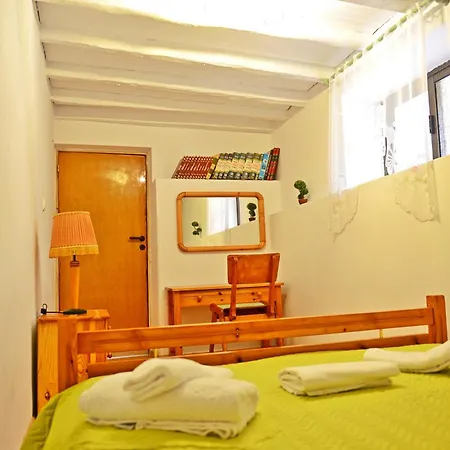 Praxitelous 9 Old Town Willa