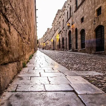 Praxitelous 9 Old Town *