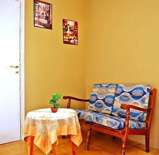 Vila Praxitelous 9 Old Town