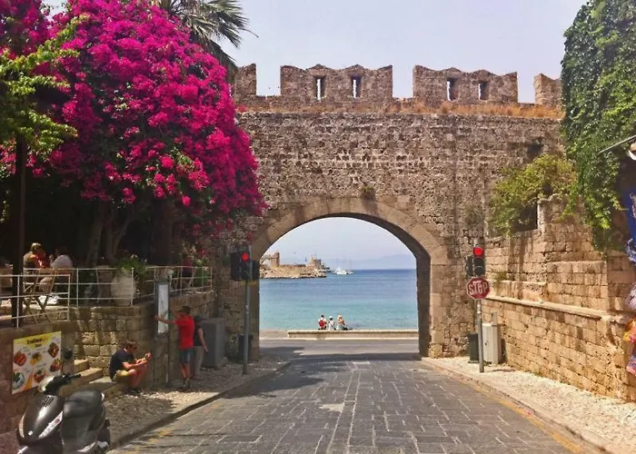 Praxitelous 9 Old Town *