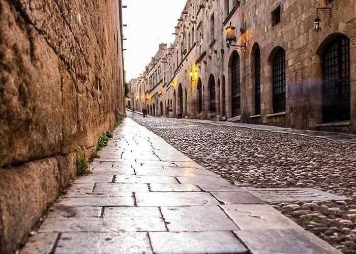 Praxitelous 9 Old Town *